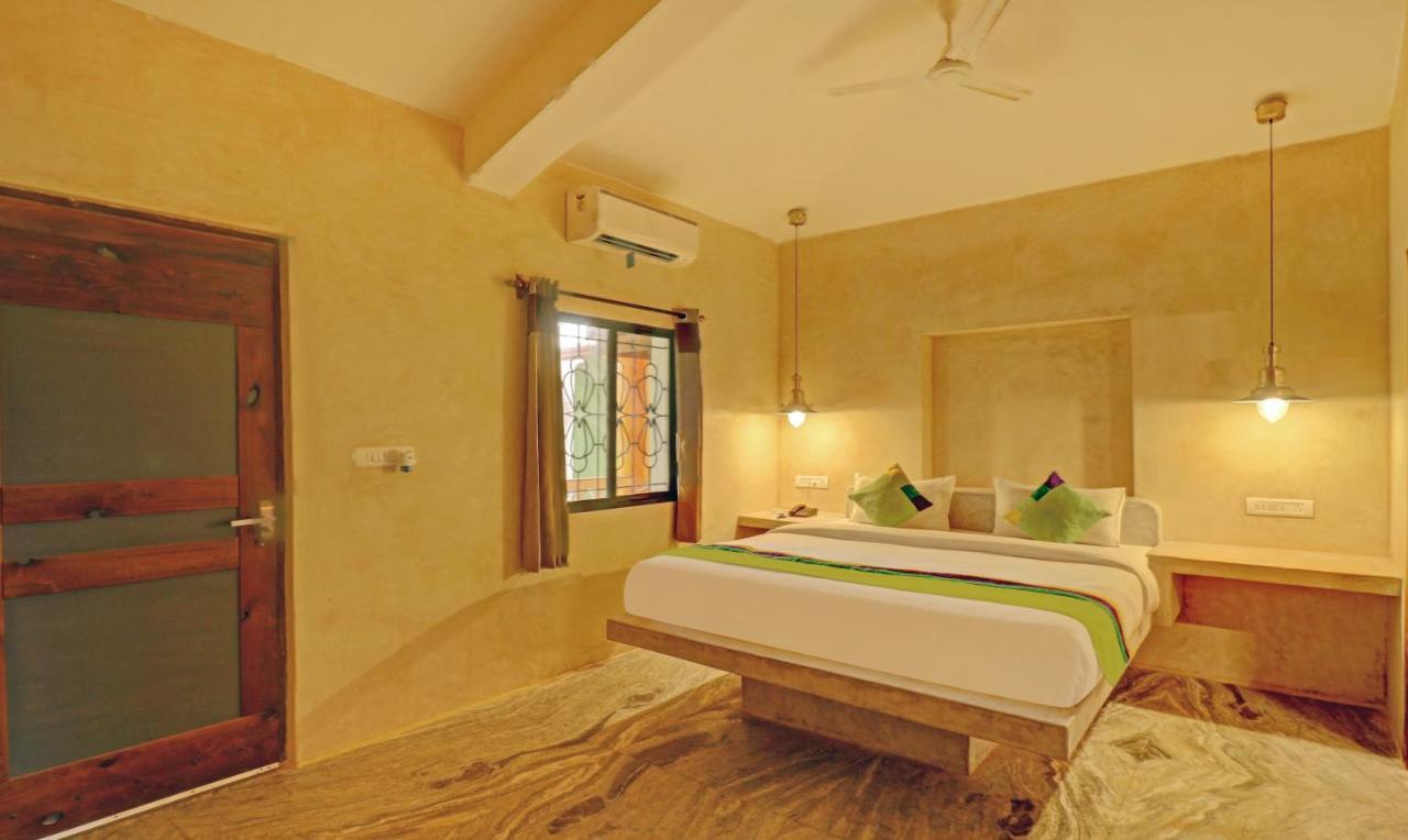 Treebo Morjim Banyan Resort Exterior photo
